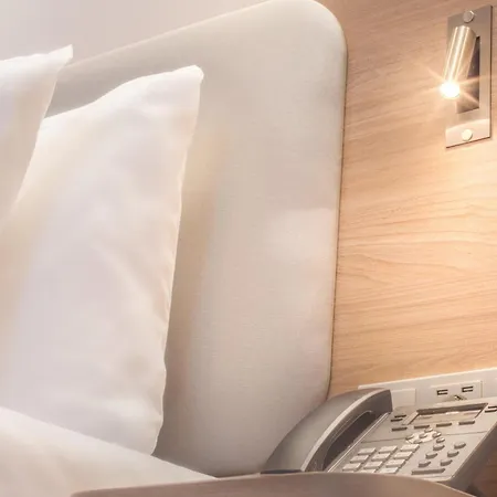 Express - By Ihg Hotel 3*