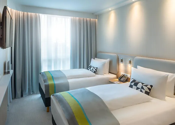 Express - By Ihg Hotel 3*
