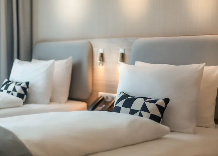Express - By Ihg Hotel 3*
