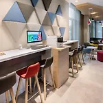 Express - By Ihg 호텔