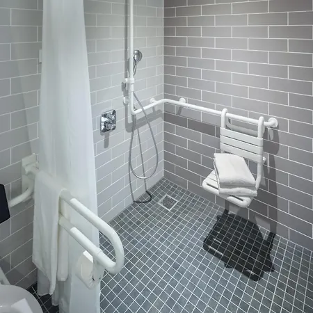 Express - Erlangen, An Ihg 3*